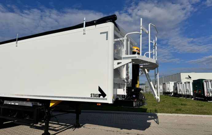 The Physics Behind Tipping Trailers: Why Stability Matters